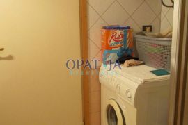 Lovran, blizina centra i mora, dvoetažni stan 102 m2, parking, Lovran, Appartment