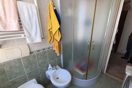 Apartmanska kuća s potencijalom, Buje, Maison