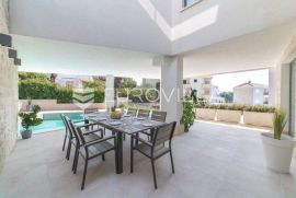 Trogir, luksuzna vila s bazenom, NKP 368 m2, Okrug, Maison