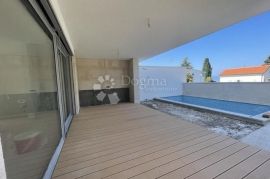 Prilika! Villa sa bazenom 150m od mora, Omišalj, Casa