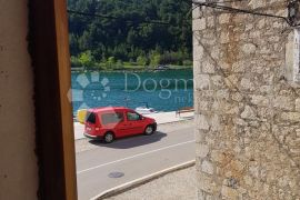 Autohtona dalmatinska kuća - prvi red do mora!!!, Novigrad, Famiglia