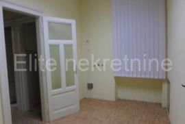 Centar - četverosoban stan pogodan i za poslovni prostor, Rijeka, Appartement