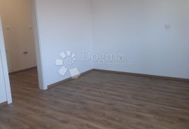 DVOETAŽNI STAN ČAKOVEC JUG USELJIVO!, Čakovec, Appartment