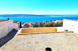 CRIKVENICA - STAMBENA ZGRADA SA 6 STANOVA, Crikvenica, Haus