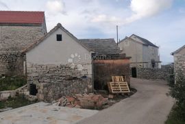 PRILIKA! Stara kamena kuća u Krč Dolcu kraj Primoštena, Šibenik, Kuća