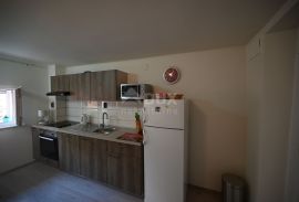 ISTRA, PULA Lijepi apartman s terasom u centru grada!, Pula, Appartment