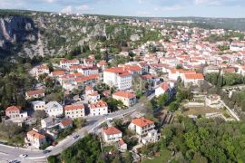 Imotski građevinsko zemljište 1176 m2 Modro jezero - TOP PONUDA!, Imotski, Arazi