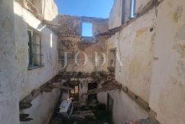 BRIBIR, centar, dva objekta sa potencijalom, Vinodolska Općina, House