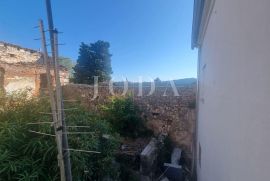 BRIBIR, centar, dva objekta sa potencijalom, Vinodolska Općina, House