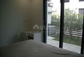 OTOK KRK, NJIVICE - Luksuzni apartman s bazenom 70 m od mora, Omišalj, Stan