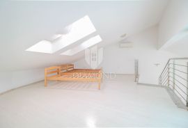 Umag okolica, stan 250 m od mora sa pogledom na more!, Umag, Appartment