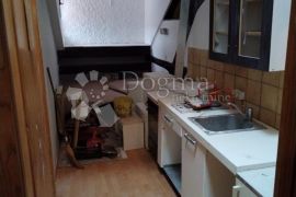 Stan u strogom centru Karlovca, Karlovac, Apartamento