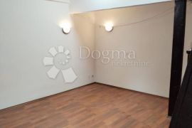 Stan u strogom centru Karlovca, Karlovac, Appartement