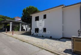 Rabac, obiteljska kuća, 900 metara od mora i plaža, Labin, House