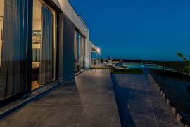 OTOK PAG, NOVALJA - luksuzna duplex vila na prostranoj okućnici s pogledom na more, Novalja, بيت