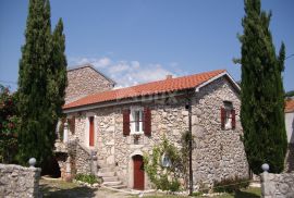 OTOK KRK, ŠILO (okolica) - Kamena kuća na mirnoj lokaciji, Dobrinj, Casa