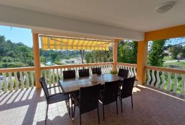 ZADAR, ZATON - Apartmanska vila pokraj mora, Nin, Haus