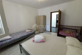 ZADAR, ZATON - Apartmanska vila pokraj mora, Nin, Ev