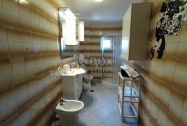 ZADAR, ZATON - Apartmanska vila pokraj mora, Nin, Haus