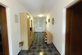 ZADAR, ZATON - Apartmanska vila pokraj mora, Nin, Дом