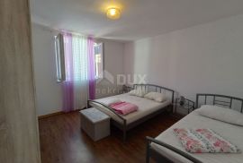 ZADAR, ZATON - Apartmanska vila pokraj mora, Nin, Дом