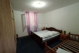 ZADAR, ZATON - Apartmanska vila pokraj mora, Nin, Kuća