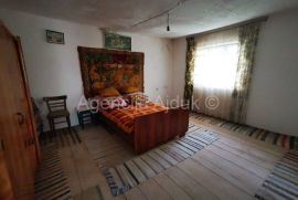 Imotski kuća 115 m2 sa okućnicom - top lokacija, Imotski, House