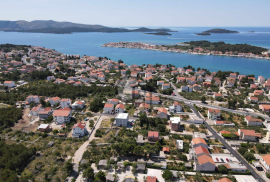 Dvoetažni apartman s vrtom, Šibenik - Okolica, Διαμέρισμα