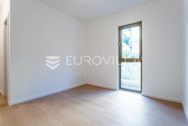 Split, blizina centra, dvosoban stan s vrtom od 153 m2- S1, Split, Appartment