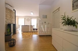 Valbandona stan sa vrtom 3ss+db !, Fažana, Apartamento