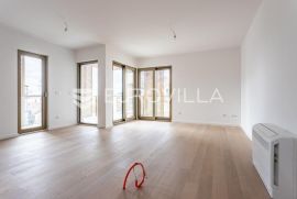 Split, dvosoban luksuzan stan s lijepom terasom- S5, Split, Apartamento