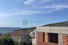 PRIMOŠTEN -DOLAC, vila s pogledom na more, 220 m od mora, Roh-Bau faza, Primošten, House