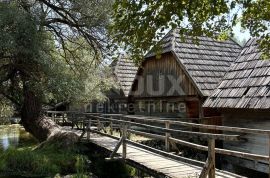 OTOČAC, SINAC - Kamena kuća s prostranim dvorištem, Otočac, House