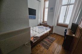 Cres-Atraktivan Hotel 800 m od mora,13.soba,restoran sa pogledom na more, Cres, Коммерческая недвижимость