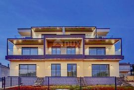 PULA, MEDULIN - apartman s terasom u prizemlju novogradnje 100 metara od plaže, Medulin, Appartamento