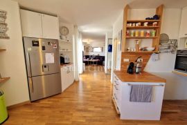 REŠETARI - KASTAV, stan od 101,11 m2 sa pogledom na more, Kastav, Apartamento