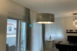VODICE, novo, elegantno namješten stan, 250 m do centra grada, Vodice, Appartamento