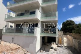 APARTMANI S POGLEDOM NA MORE, 70 m OD MORA, POVLJANA - PAG, Povljana, Διαμέρισμα