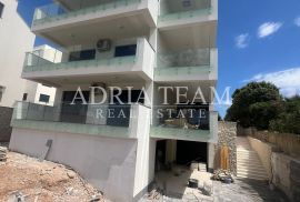 APARTMANI S POGLEDOM NA MORE, 70 m OD MORA, POVLJANA - PAG, Povljana, Διαμέρισμα