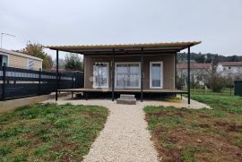 Mobilna kućica na polj. zemljištu 500m od mora, Rovinj, Terreno