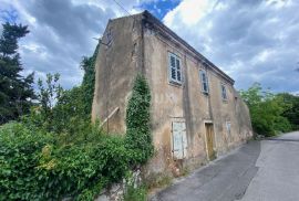 RIJEKA, TRSAT - samostojeća kuća + 3.842 m2 građevinskog zemljišta! PRILIKA!, Rijeka, Σπίτι