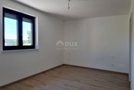 ISTRA, LABIN - Novogradnja s bazenom u mirnom naselju, Labin, House