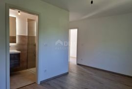 ISTRA, LABIN - Novogradnja s bazenom u mirnom naselju, Labin, House