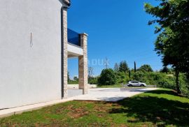 ISTRA, LABIN - Novogradnja s bazenom u mirnom naselju, Labin, Maison