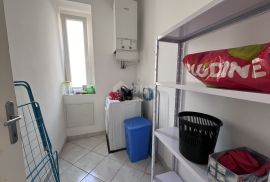 RIJEKA, BULEVARD - povijesna talijanska villa sa 3 etažirana stana, Rijeka, Casa