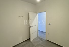 Crikvenica - garsonijera u prizemlju s terasom, Crikvenica, Appartement