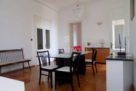 OPATIJA, odličan stan od 147 m2 u prekrasnoj villi, Opatija, Appartamento