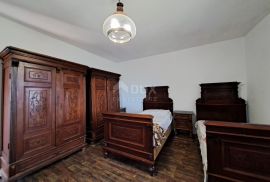 OPATIJA, OPRIĆ - obiteljska kuća s tri stambene jedinice na parceli od 1890 m2, Opatija - Okolica, Maison