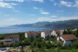 SRDOČI, MARTINKOVAC- građevinsko zemljište 2400m2 s LOKACIJSKOM DOZVOLOM! i pogledom na more, Rijeka, Tierra