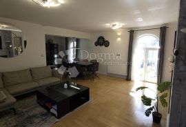 PRILIKA! Maksimir - Prostrani stan sa balkonom 118m2, Maksimir, Appartment